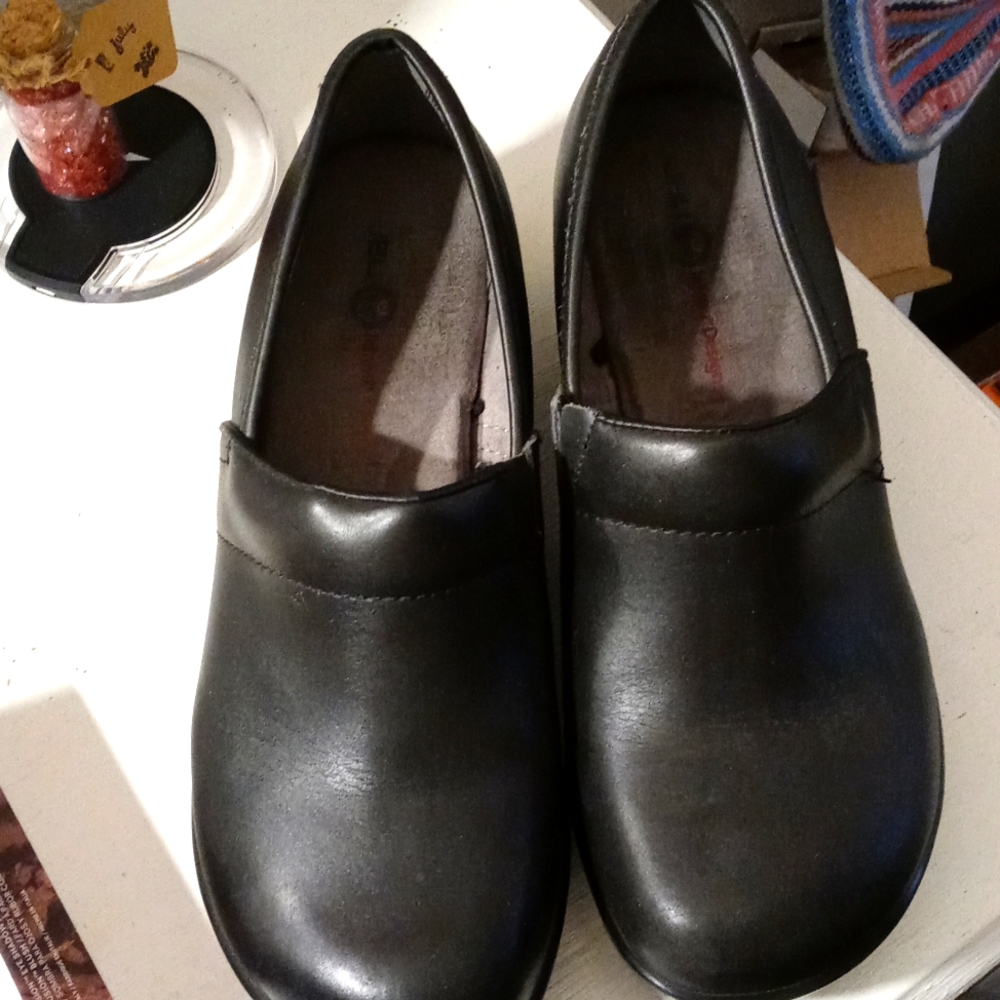 JBU Women's Shoes
